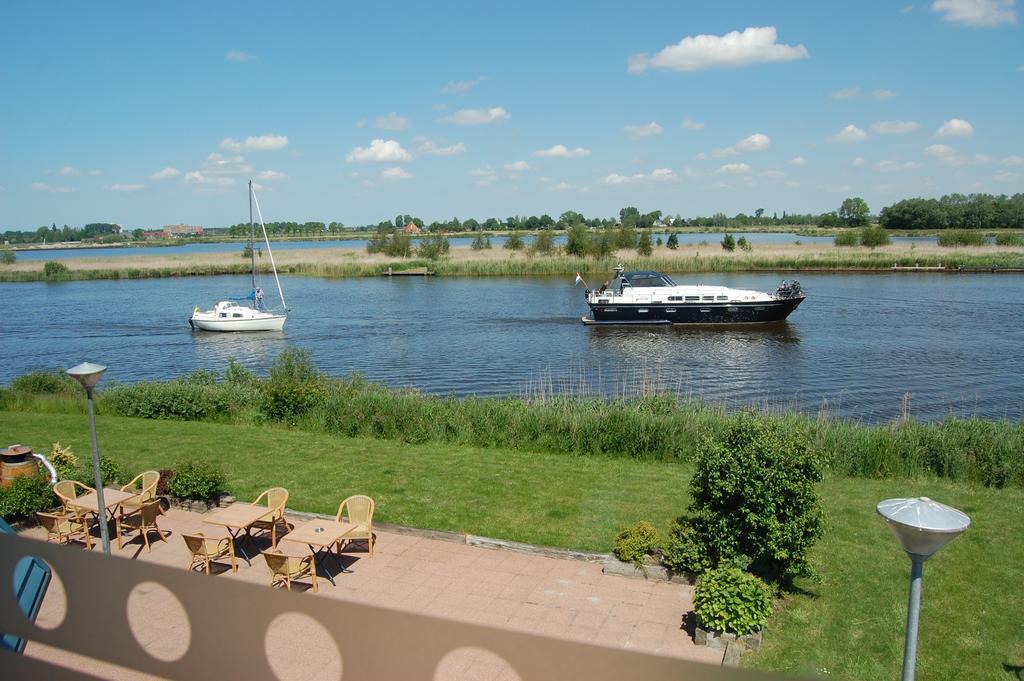 Buitenplaats T Ges Sneek Ruang foto