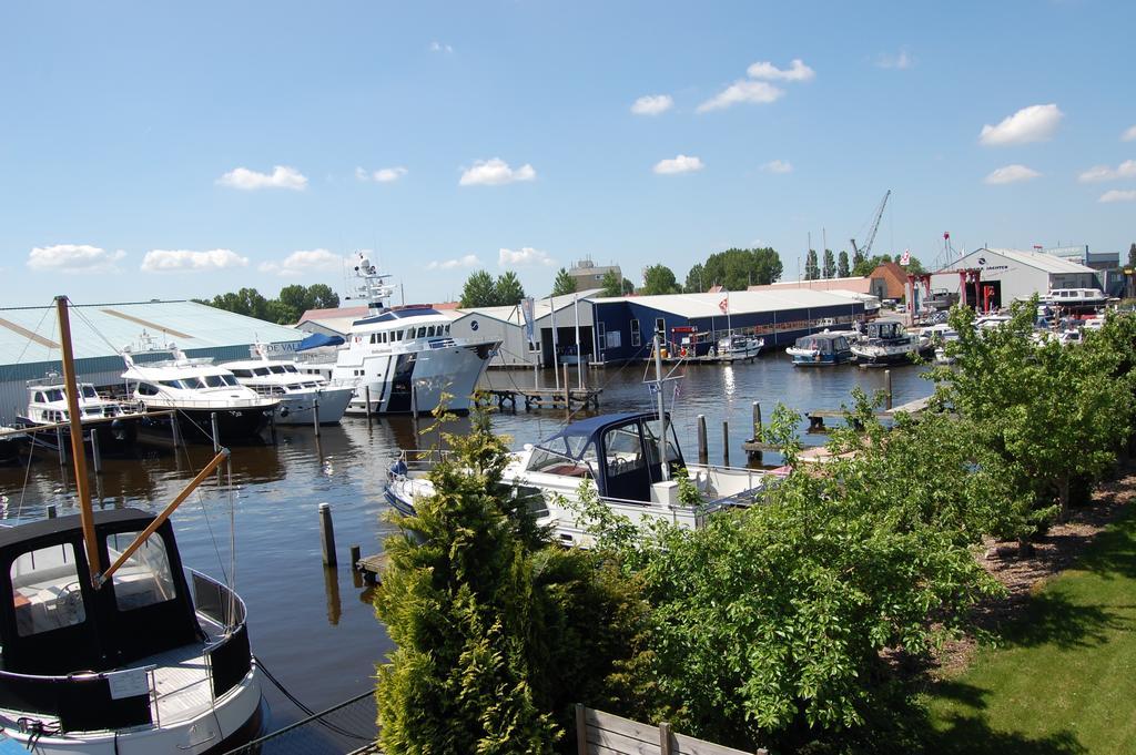 Buitenplaats T Ges Sneek Ruang foto